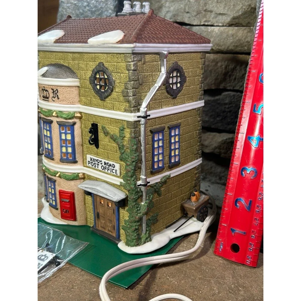 Department 56 Kings Road Post Office Dickens Village Lighted Boxed #58017